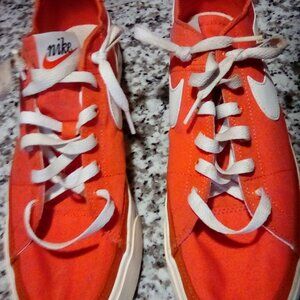 Nike Legacy Sneakers